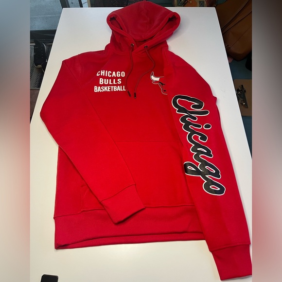 Red Chicago Bulls NBA Small Hoodie - Picture 2 of 8